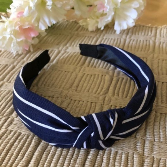 Ashley Sunshine Accessories - 💕1 Hour Sale💕Darien Stripe Knotted Headband